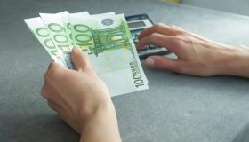 Cosa compreremo nel 2025 con 100 euro, l’impatto dell’inflazione sulla spesa