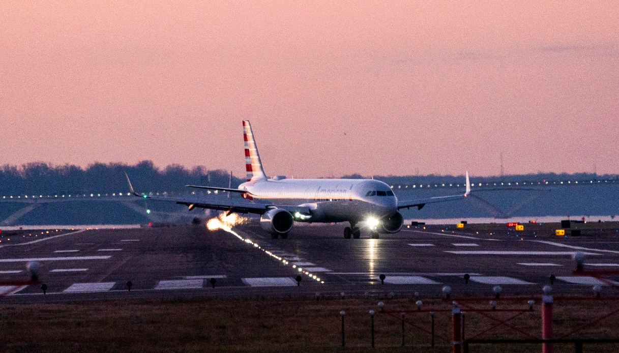 American Airlines ferma a terra tutti i voli negli Usa per problemi tecnici