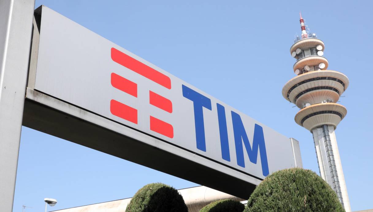 TIM, CVC pronta a scalzare Vivendi. Spuntano anche altri pretendenti