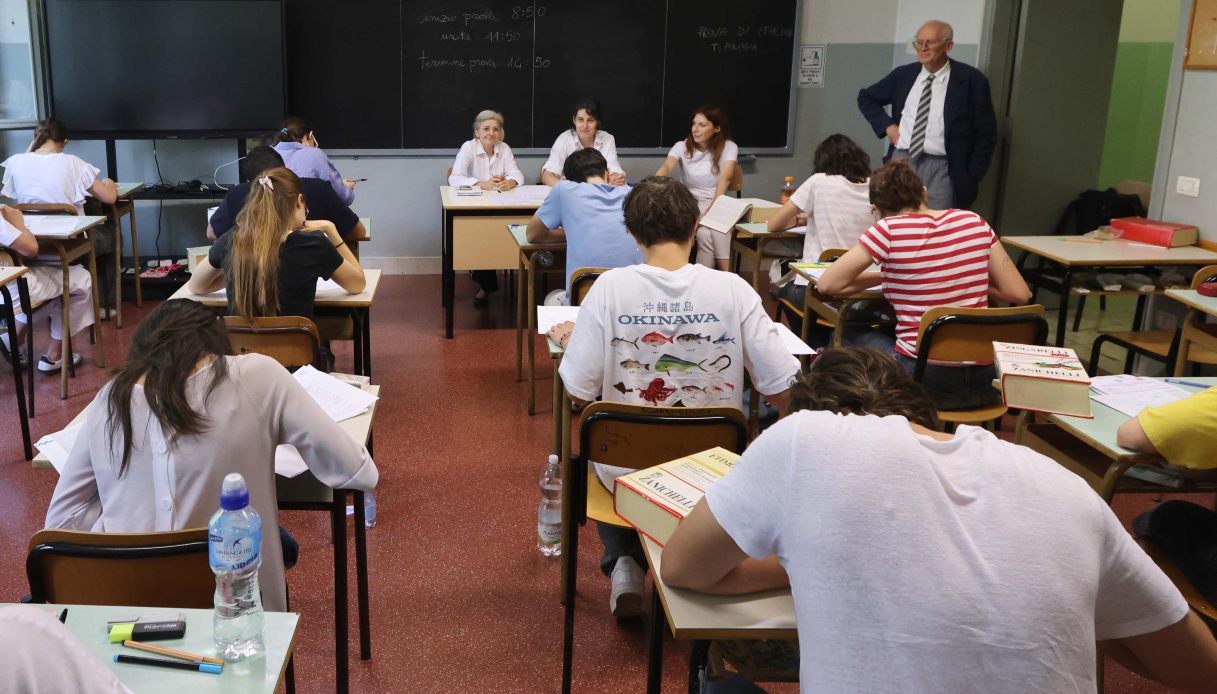 https://quifinanza.it/wp-content/uploads/sites/5/2024/12/Tredicesima-per-il-personale-scolastico-arriva-laccredito-sul-cedolino.jpg