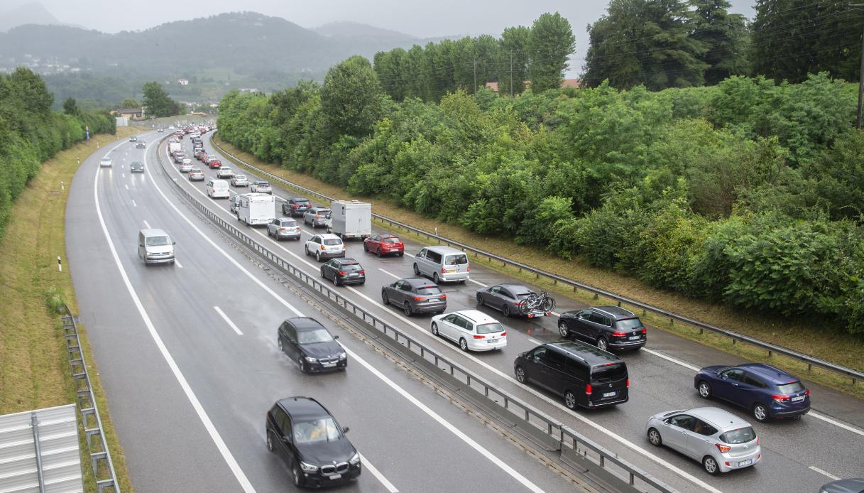 Bonus patente 2025, fino a 2.500 euro anche per i cittadini stranieri