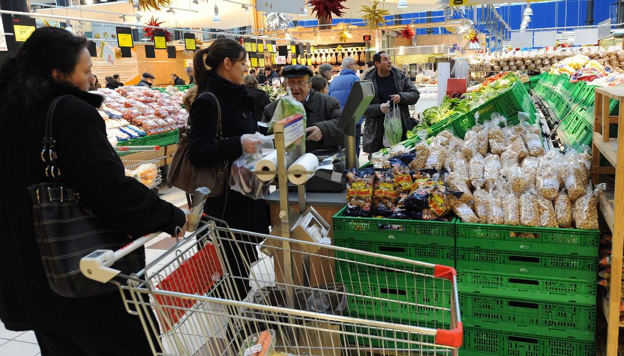 Anche a Capodanno ansia da acquisto, il cenone però resta accessibile