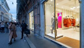 Benetton firma il nuovo accordo per le dimissioni, chi se ne va prende fino a 70mila euro