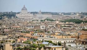 Si riprende il mercato immobiliare italiano con il calo dei tassi, ma resta il nodo affitti