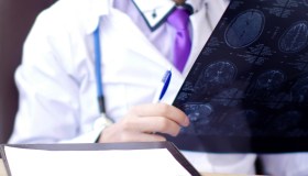 Tumori, in Italia 390mila casi nel 2024. La metà di chi si ammala riesce a guarire