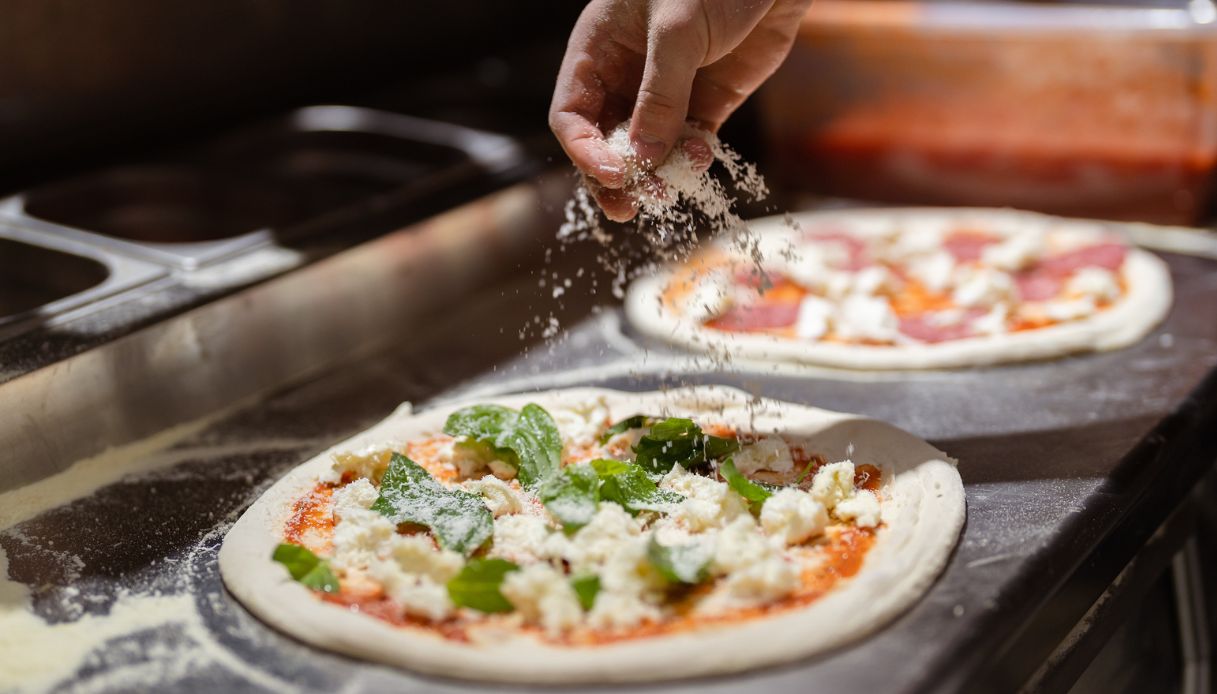 Dove mangiare la migliore pizza a Napoli: i selezionati dalla Guida Michelin 2025