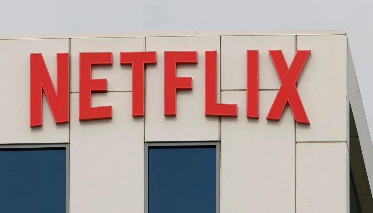 Netflix aumenta il prezzo degli abbonamenti e lancia nuovi piani in quattro Paesi