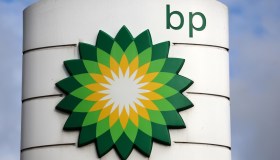 BP licenzia 7.700 persone per ridurre i costi aziendali, la svolta green non ha pagato