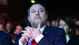 Caos treni, i vertici di Trenitalia traballano dopo la giornata di ritardi: chi salta