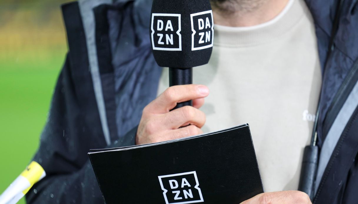 Caos offerta Dazn a 10 euro al mese, bloccata dopo la protesta dei vecchi abbonati