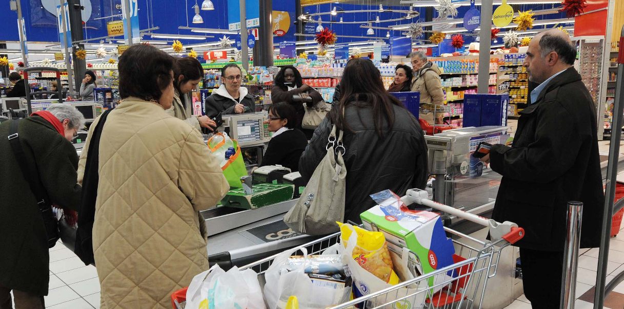 Supermercati e discount più amati dai consumatori, a vincere è la convenienza