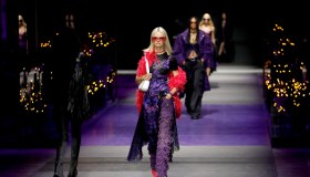 Prada pronta a fare sua Versace e creare un polo del lusso italiano