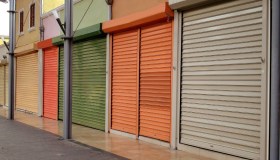 Negozi in Italia a rischio scomparsa dal 2034, aprire costa troppo