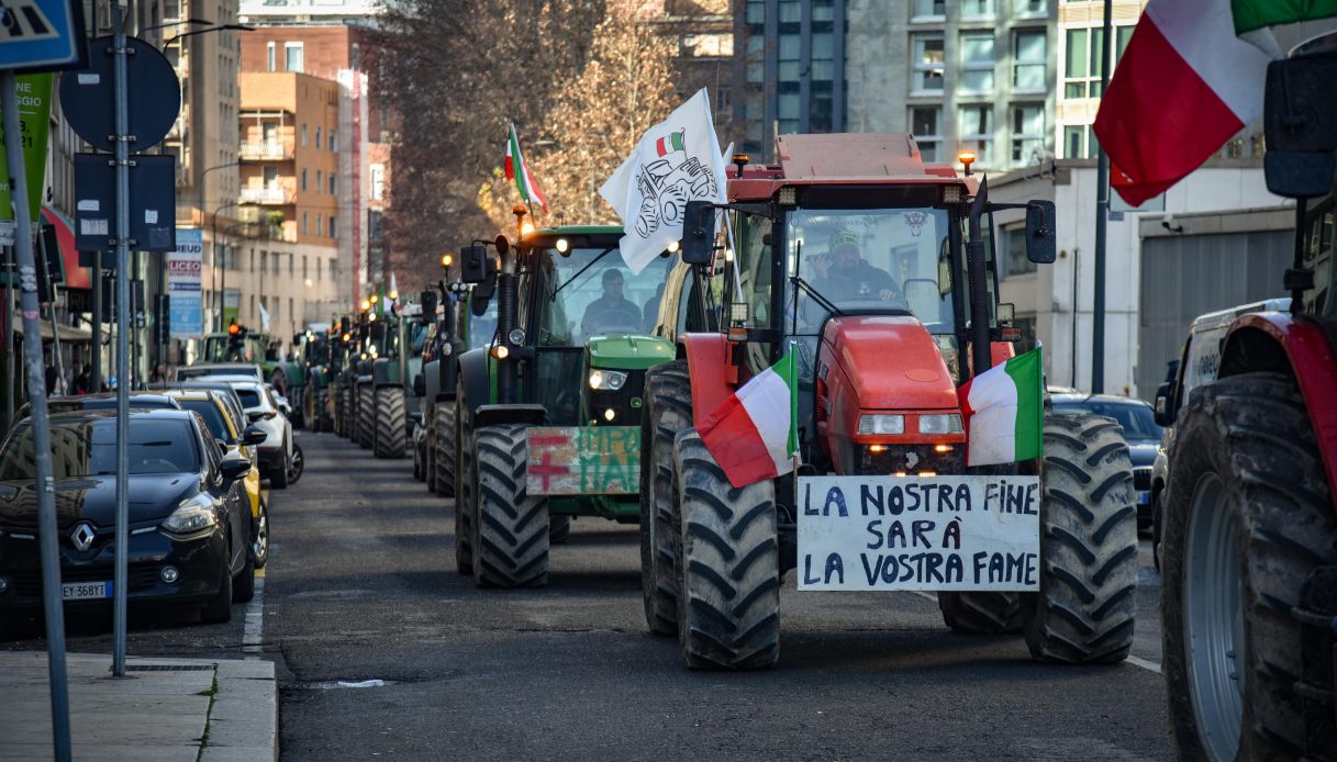 Protesta dei trattori a Roma, tra le accuse al governo e la richiesta di vedere il Papa