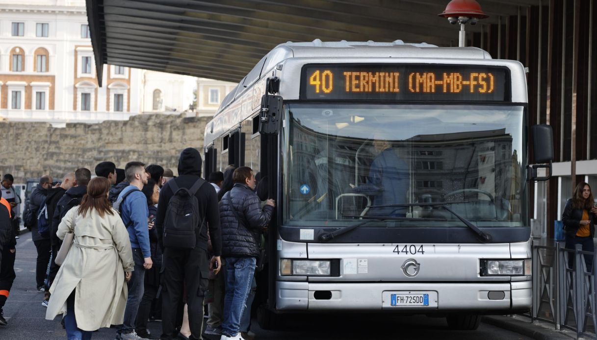 Sciopero dei mezzi 13-14-15 febbraio 2025, gli orari a Roma, Milano e nelle altre città