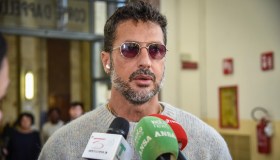 Fabrizio Corona tra Falsissimo e libro: quanto guadagna col gossip a puntate