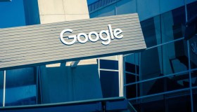 Google in difficoltà per intelligenza artificiale e cloud, ma l’utile di Alphabet va a +28%