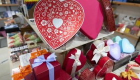 San Valentino, giro d’affari da 900 milioni e aumenta il costo di cioccolato e gioielli