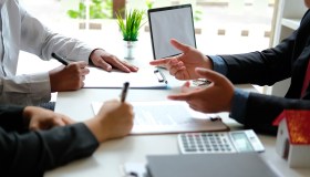 Surroga del mutuo nel 2025, quale scelta conviene fra muoversi subito o attendere ancora