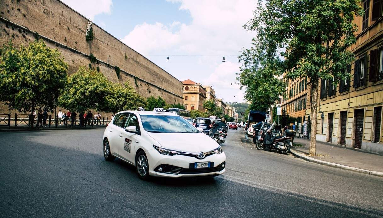 Nuovo decreto taxi e Ncc, stop al confronto tempi e prezzi della corsa