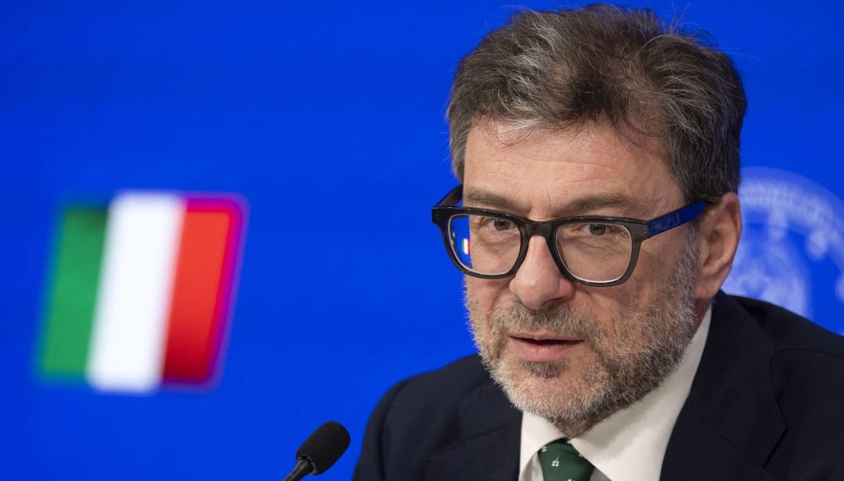 Giorgetti frena il piano di riarmo Ue di von der Leyen: no al debito da 800 miliardi