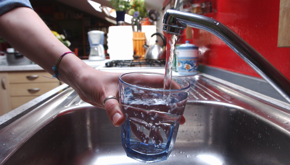 Bollette dell’acqua da 500 euro a famiglia, le regioni più care