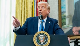 Dazi di Trump confermati dal 2 aprile, lui punta alla Groenlandia