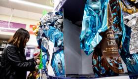 Uova di Pasqua e colombe fino al 40% più care, tutti gli aumenti