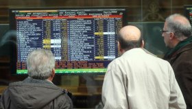 La Borsa del 17 marzo, il piano tedesco piace ai mercati europei, Milano chiude a +0,9%