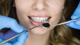 Cure dentistiche, gli italiani investono sempre di più nel sorriso perfetto