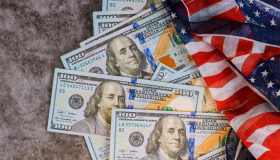 Stati Uniti spingono verso i deprezzamento del dollaro: ecco perché