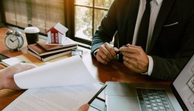 Comprare casa, i Millennial non se lo possono permettere senza mamma e papà