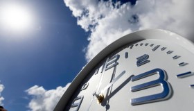 Ora legale 2025, i guadagni previsti: quanto ci fa risparmiare