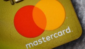 Mastercard rifiuta i pagamenti in tutto il mondo, carte bloccate su internet e nei negozi