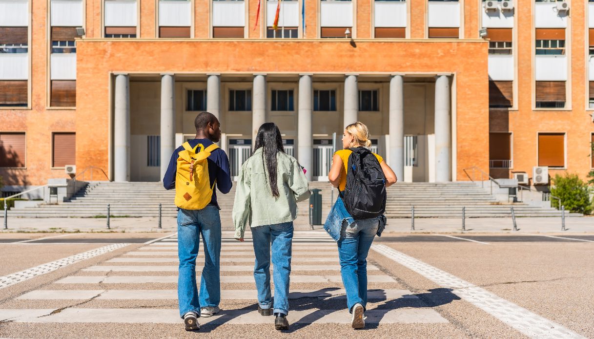 Mense, trasporti e alloggi: agevolazioni per studenti fuori sede