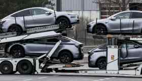 Auto a picco a Wall Street: l’impatto dei dazi non risparmia nessuno