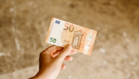 Banconote da 50 euro ritirate, non potranno più essere usate per pagare