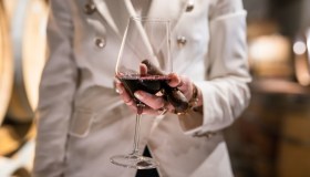 Di quanto potrebbe aumentare il prezzo del vino italiano esportato