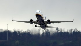 Nuove regole Ryanair da maggio, la fake news sulle multe record