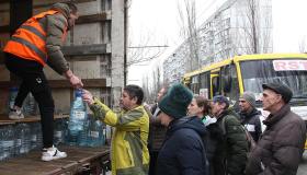 Aiuti internazionali in calo, meno fondi per crisi e Paesi più fragili