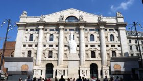 La Borsa del 2 aprile, nel giorno dei dazi Milano chiude a -0,5%, male Leonardo e Recordati