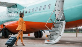 Per Pasqua prezzi di aerei, treni e bus alle stelle: come risparmiare