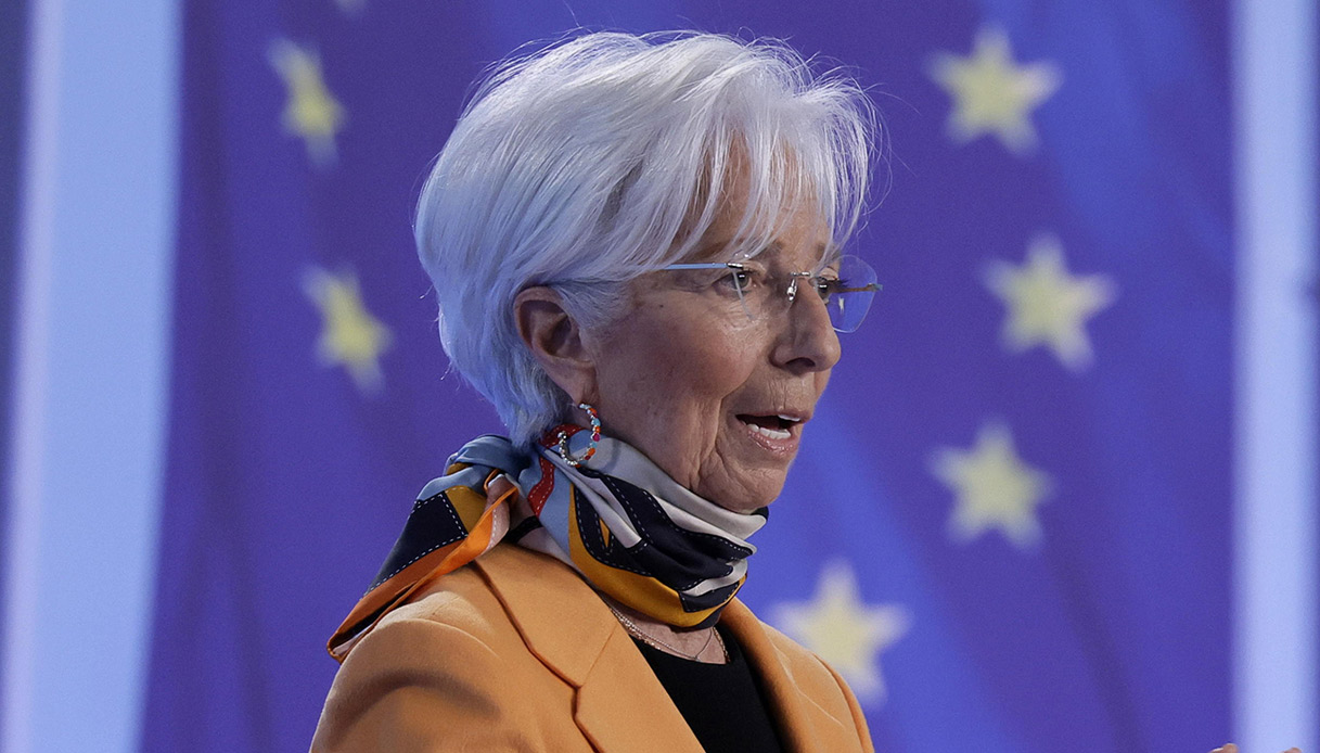 Taglio dei tassi, la guerra dei dazi cambia tutto: le prossime mosse di Fed e Bce