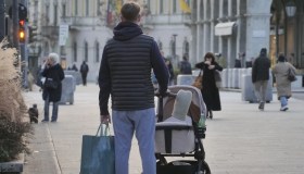 Assegni Inps maternità, paternità e congedi: i nuovi importi