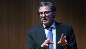 Debito pubblico italiano, superati i 3mila miliardi: la strategia di Giorgetti