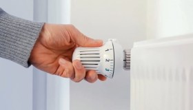 Quando si spegne il riscaldamento nel 2025, le date per case e scuole