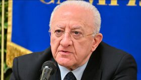 Terzo mandato governatori, la Corte dice no a De Luca e Zaia