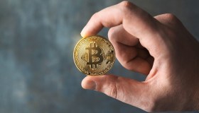 Il Bitcoin supererà l’oro nel 2025: JP Morgan consentirà l’acquisto ai clienti