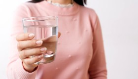 Qual è la miglior acqua in bottiglia, trovati Pfas in cinque etichette