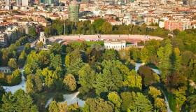 A Milano più verde pubblico, nuovi prati a sfalcio ridotto in città